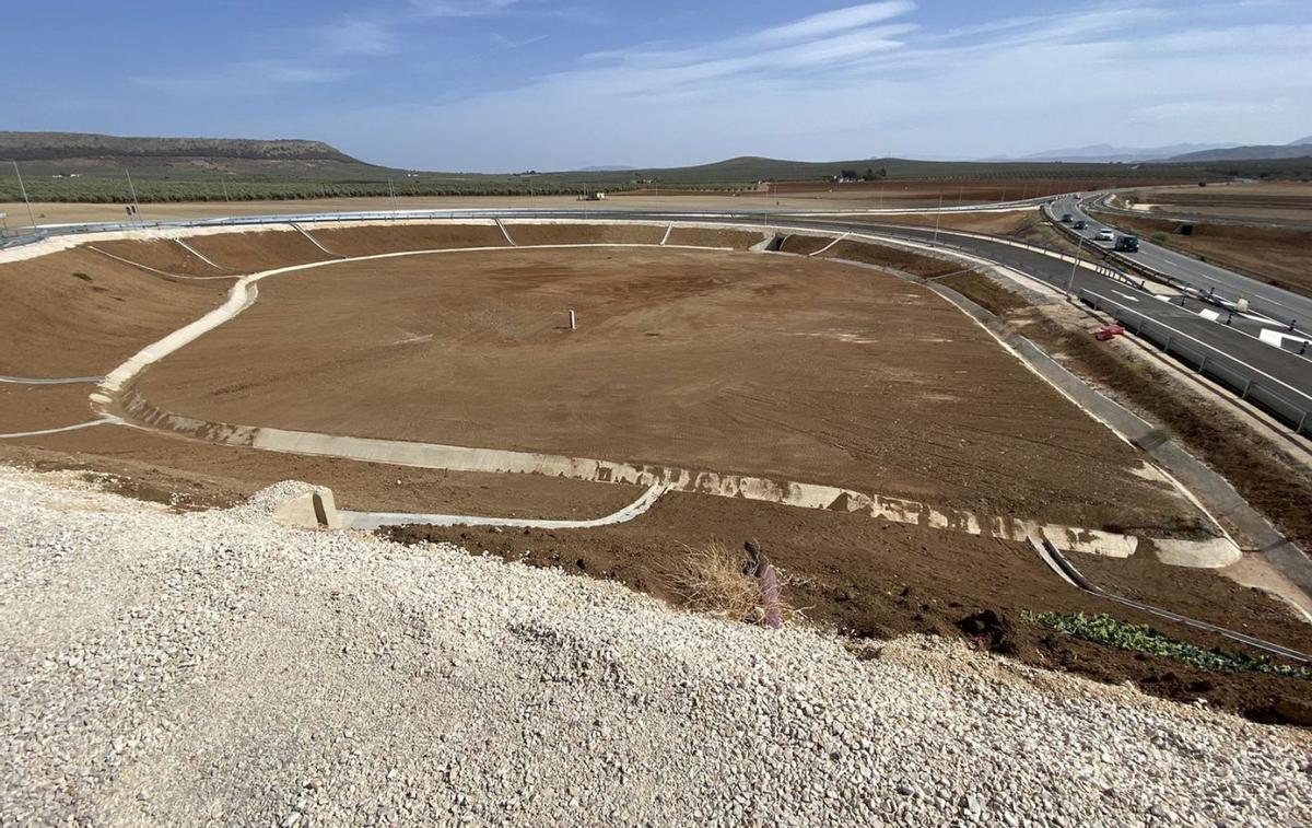 Imagen de las obras de urbanización de la primera fase del Puerto Seco de Antequera. | L.O.
