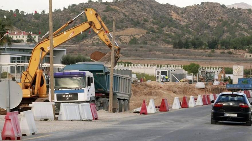 Seiscientos vecinos del Cabezo denuncian que la nueva costera les deja aislados