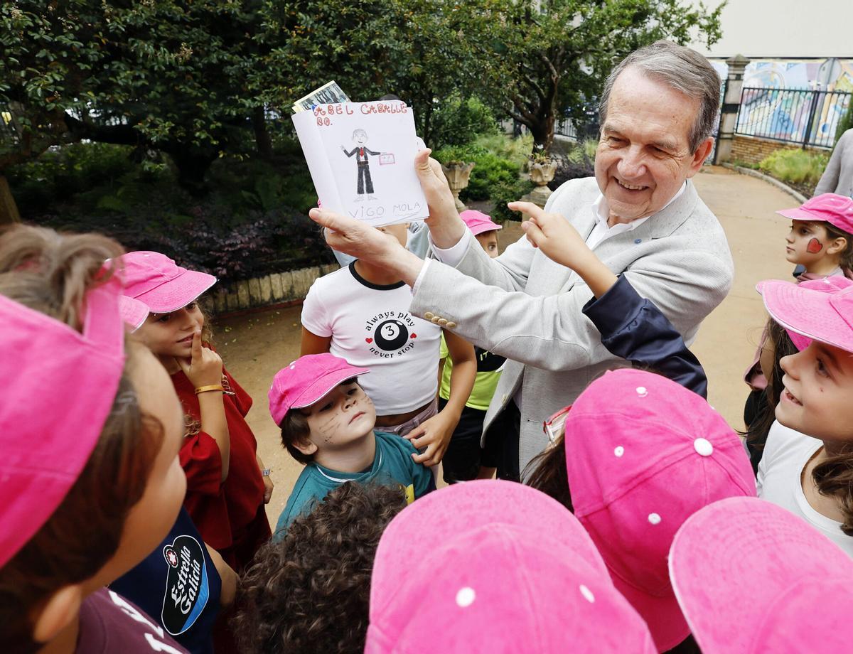 Vigo (C.López Mora). Campamentos municipales de Verano en la Casa da Xuventude "El Pilar"