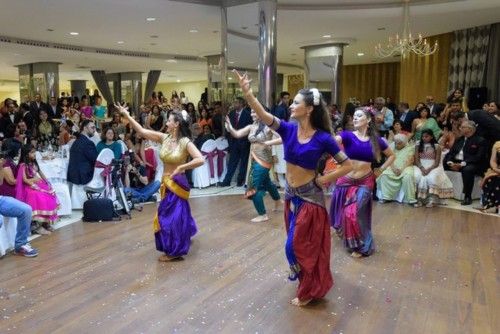 La comunidad indostánica de la capital celebra su Diwali para festejar  la entrada del año nuevo hindú (2072)