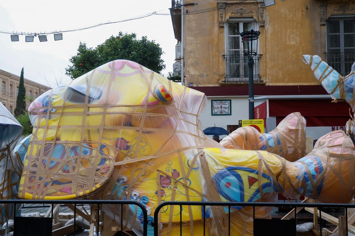 Las primeras piezas de la falla Exposición  ya están en la calle