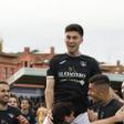 Los jugadores del Lealtad celebran el gol que les dio la victoria en Les Caleyes ante el Rayo Cantabria.  | FERNANDO RODRÍGUEZ