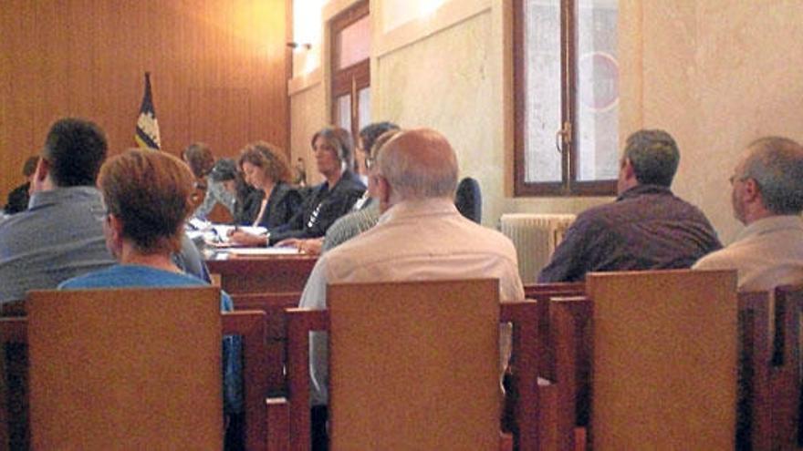 Los acusados, ayer durante el juicio en la Audiencia de Palma.