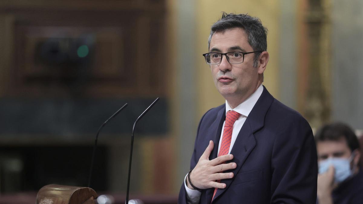 Archivo - El ministro de la Presidencia, Relaciones con las Cortes y Memoria Democrática, Félix Bolaños, interviene durante una sesión plenaria en el Congreso de los Diputados, a 13 de septiembre de 2021.