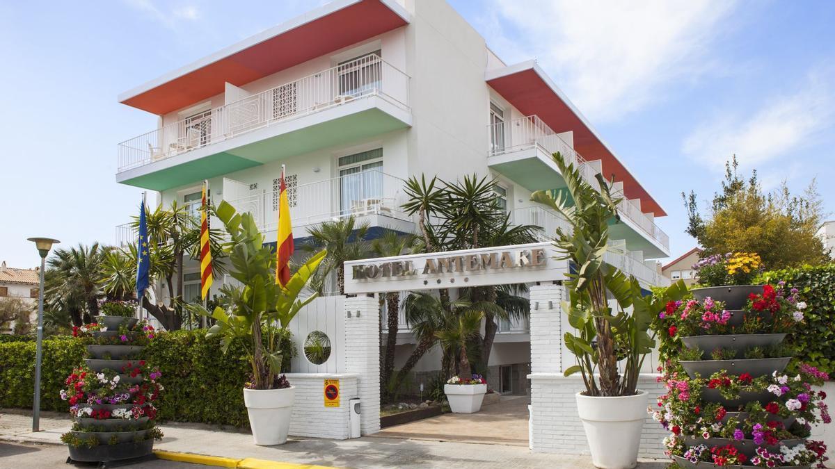 Exterior del Hotel Antemare, propiedad de la cadena Ibersol, en Sitges (Barcelona)
