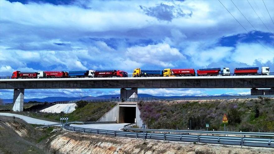 cuatro viaductos del ave en cáceres superan las pruebas de carga