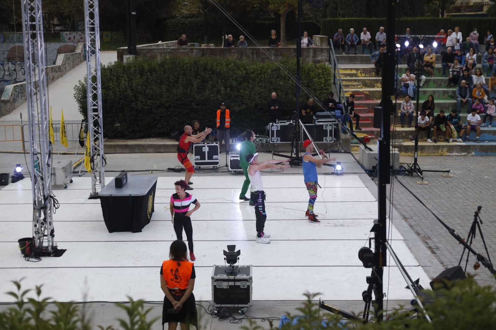 Col.lectiu Frenetic llevan el circo al parque Delicias