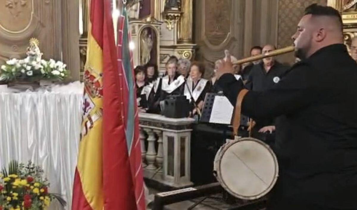 Acto de entronización de la Virgen de la Bandera en Buenos Aires. | CEDIDA