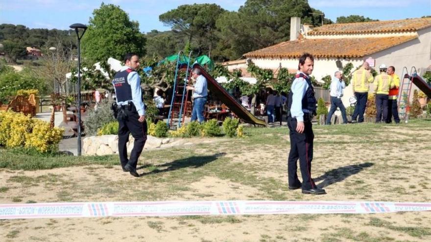 Tres niños heridos graves y 4 leves al estallar un castillo hinchable en en Girona