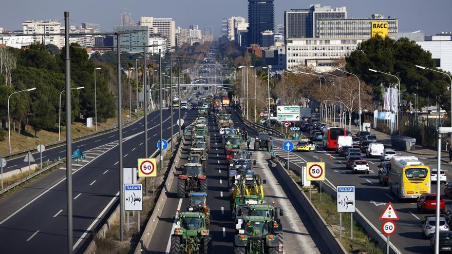 Las cooperativas del agro gallego apoyan su protesta y critican la “incoherencia” de las normas europeas