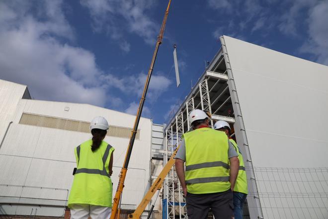 El nuevo edificio de Hitachi Energy en Córdoba está ya al 40% y sumará otra nave de 1.080 metros