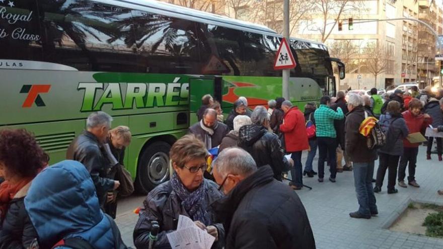 Membres de la comitiva berguedana a l&#039;arribada a Barcelona.