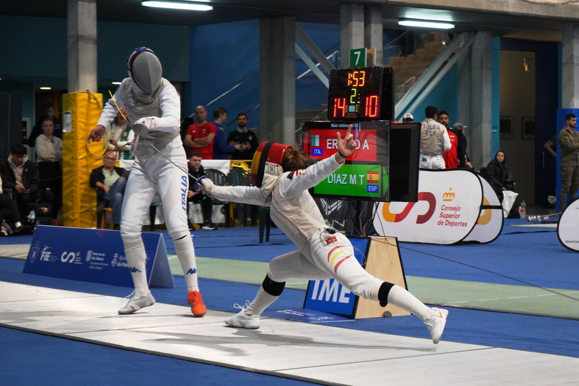 Mallorca se convirtió esta semana pasada en el epicentro mundial del florete. El evento reunió a unos 450 tiradores de todo el mundo, que compitieron en el Polideportivo Rudy Fernández y en el Palau de Congressos.