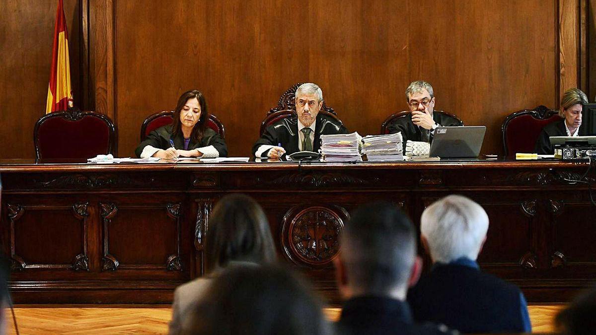 Juicio anterior en el Tribunal de la Sección Cuarta de la Audiencia de Pontevedra.