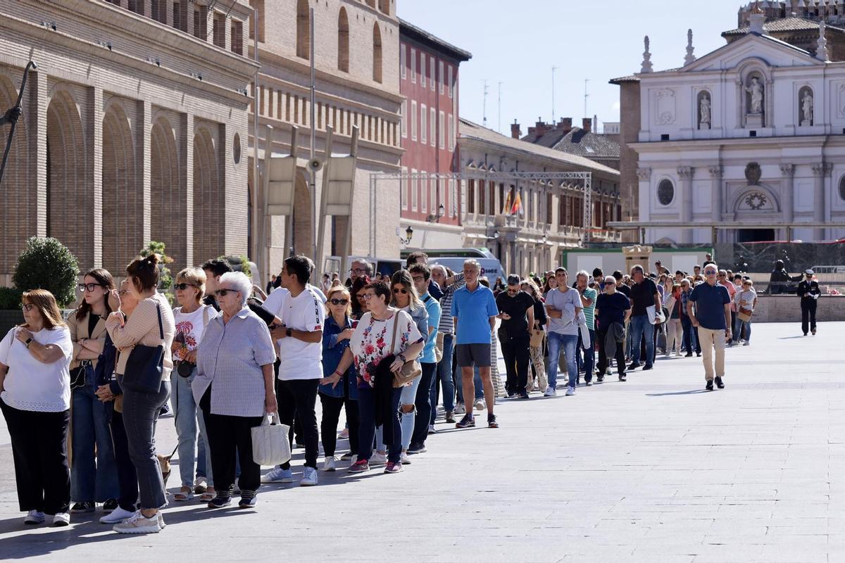 La fila daba la vuelta a la Lonja