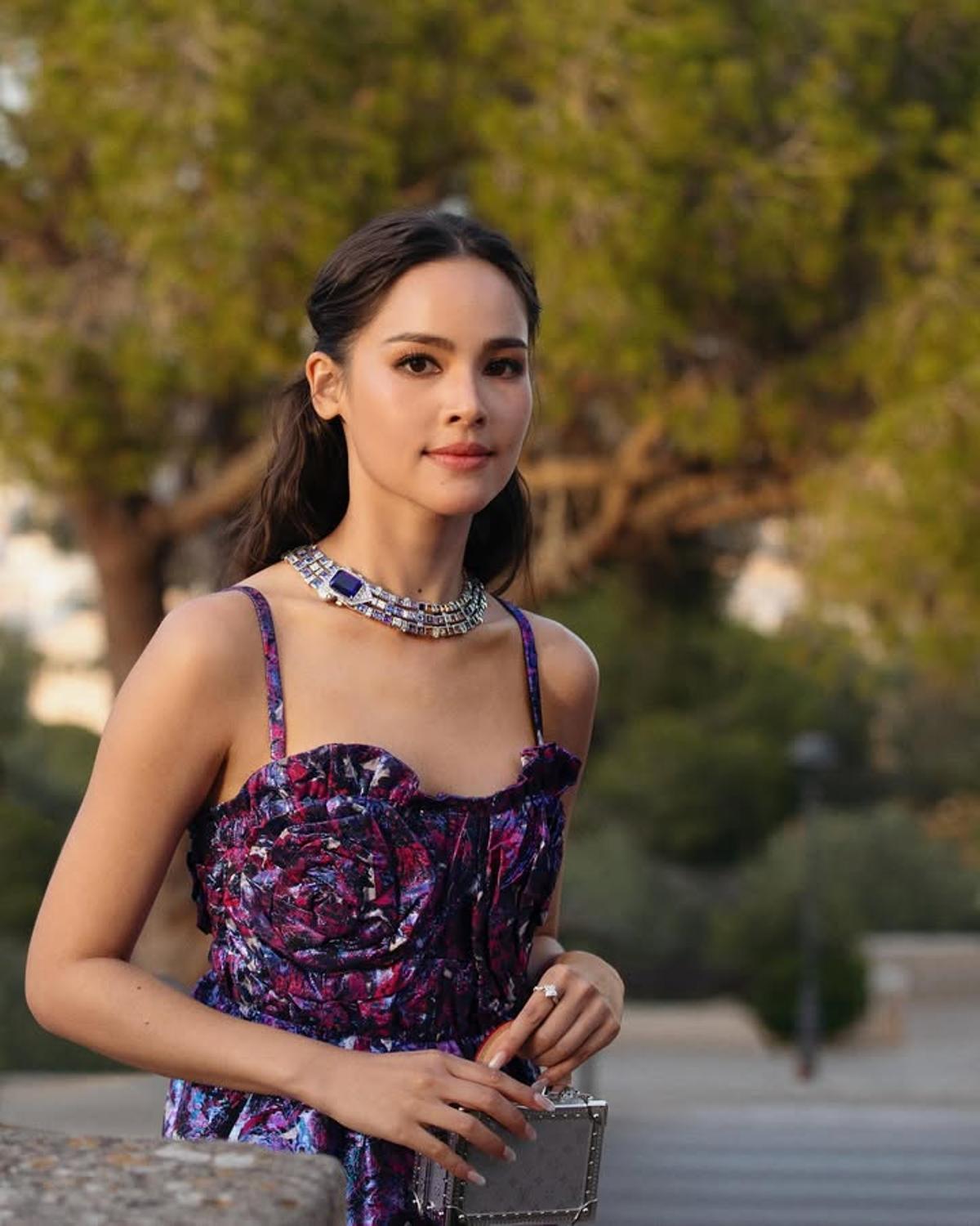 Las imágenes de las 'celebrities' asiáticas y el desfile en Bellver