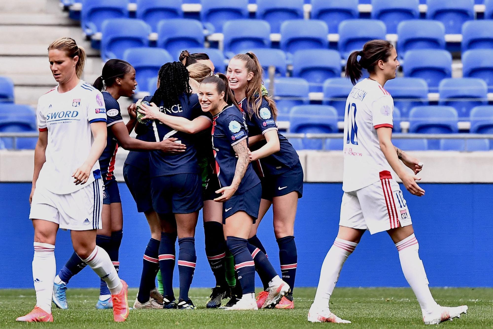 Las jugadoras del PSG celebran su clasificación para semifinales.