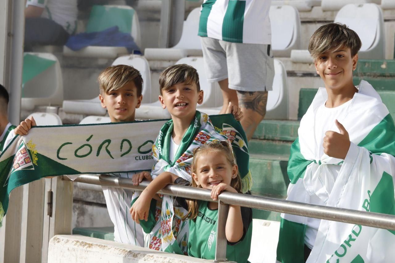 Córdoba CF-Ponferradina | Las imágenes de la afición blanquiverde en el play off de ascenso
