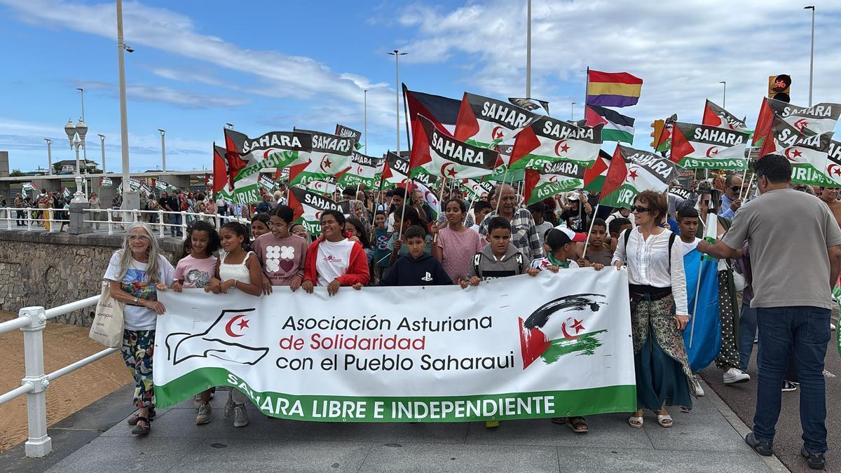 Manifestación en Gijón en favor de la autodeterminación del Sahara Occidental