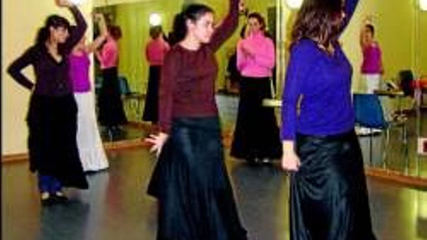 La escuela de danza y arte divide en dos jornadas el acto de clausura