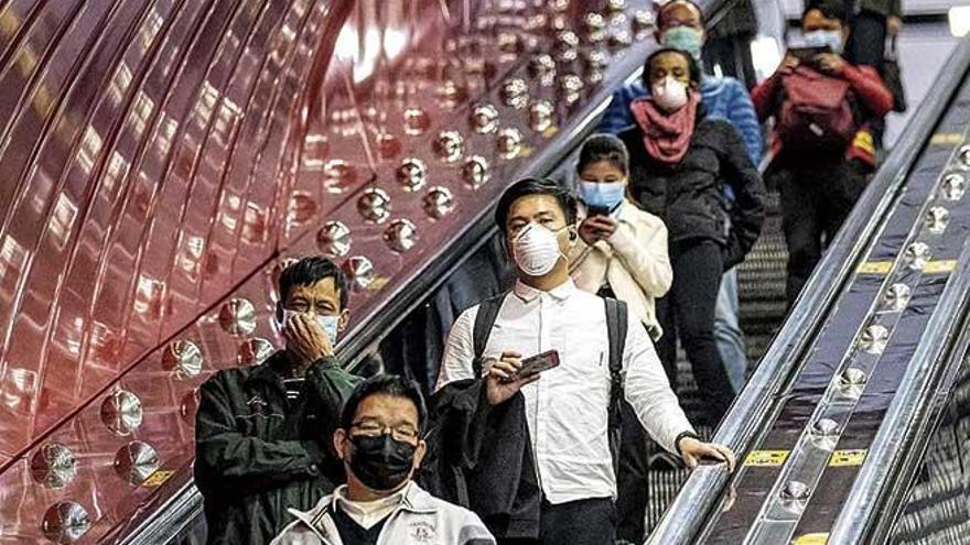 &quot;Las mascarillas no son eficaces aquÃ­&quot;, asienta Elena MuÃ±oz. SÃ­ podrÃ­an serlo en las grandes aglomeraciones chinas.