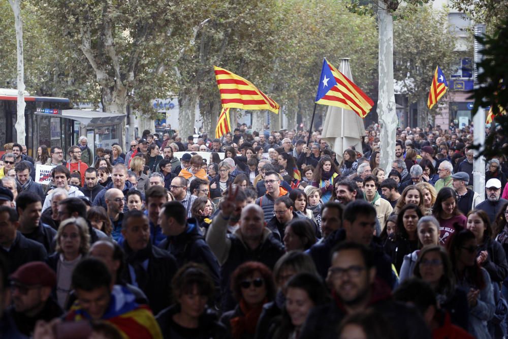 Concentració a Girona per l'alliberament dels exconsellers empresonats