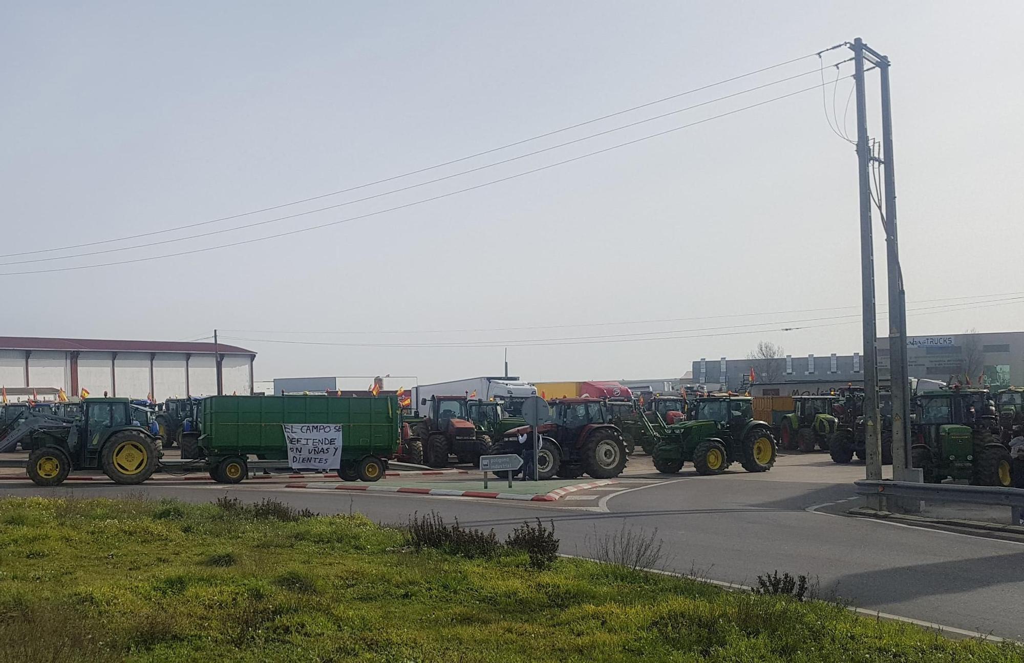 GALERÍA | Tercer día de la tractorada en Benavente, Los Valles y Campos