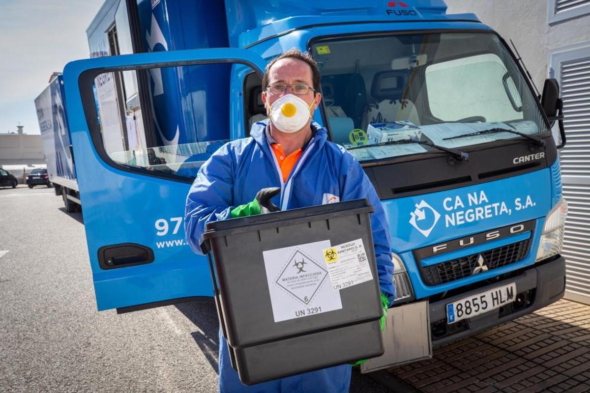 José Luis Custodio, transportista de residuos sanitarios de Ca Na Negreta