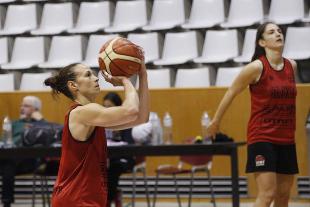 Entrenament de l'Spar Citylift Girona abans de la final de la lliga femenina