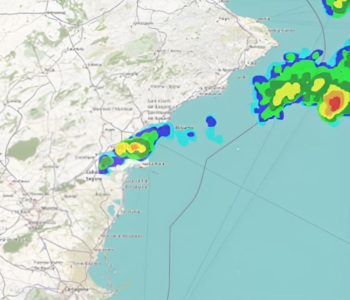 Captura de la imagen del radar de Aemet en la provincia de Alicante de este martes
