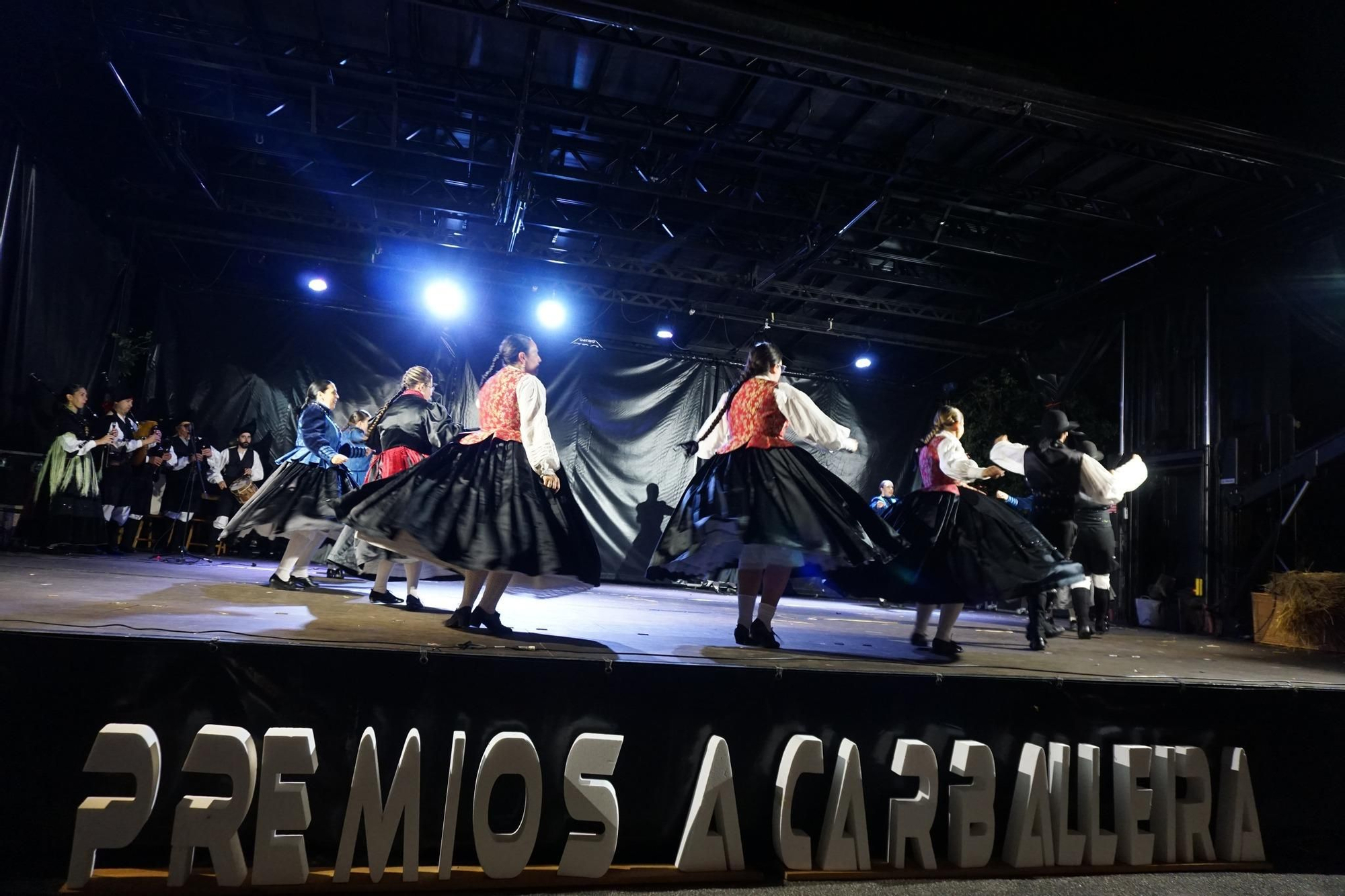 Noite de baile e premios da Carballeira en Cercio