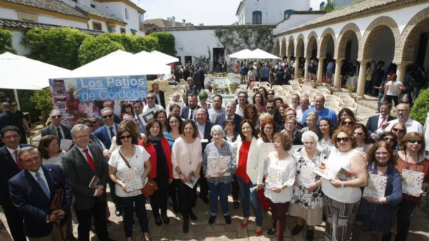 Diario CÓRDOBA presenta la Guía de los Patios 2016 en un homenaje a los cuidadores