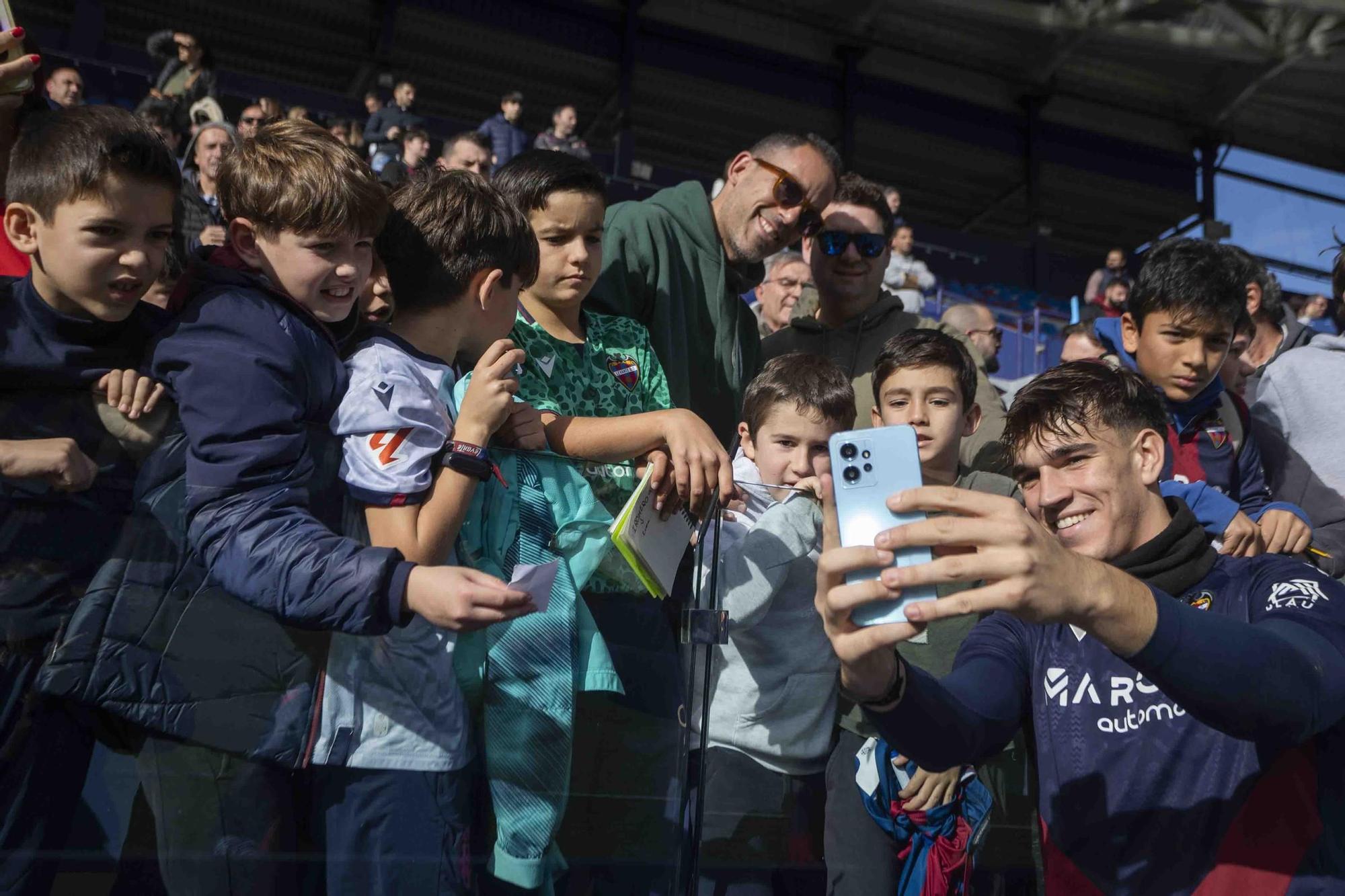 Puertas abiertas entrenamiento Levante
