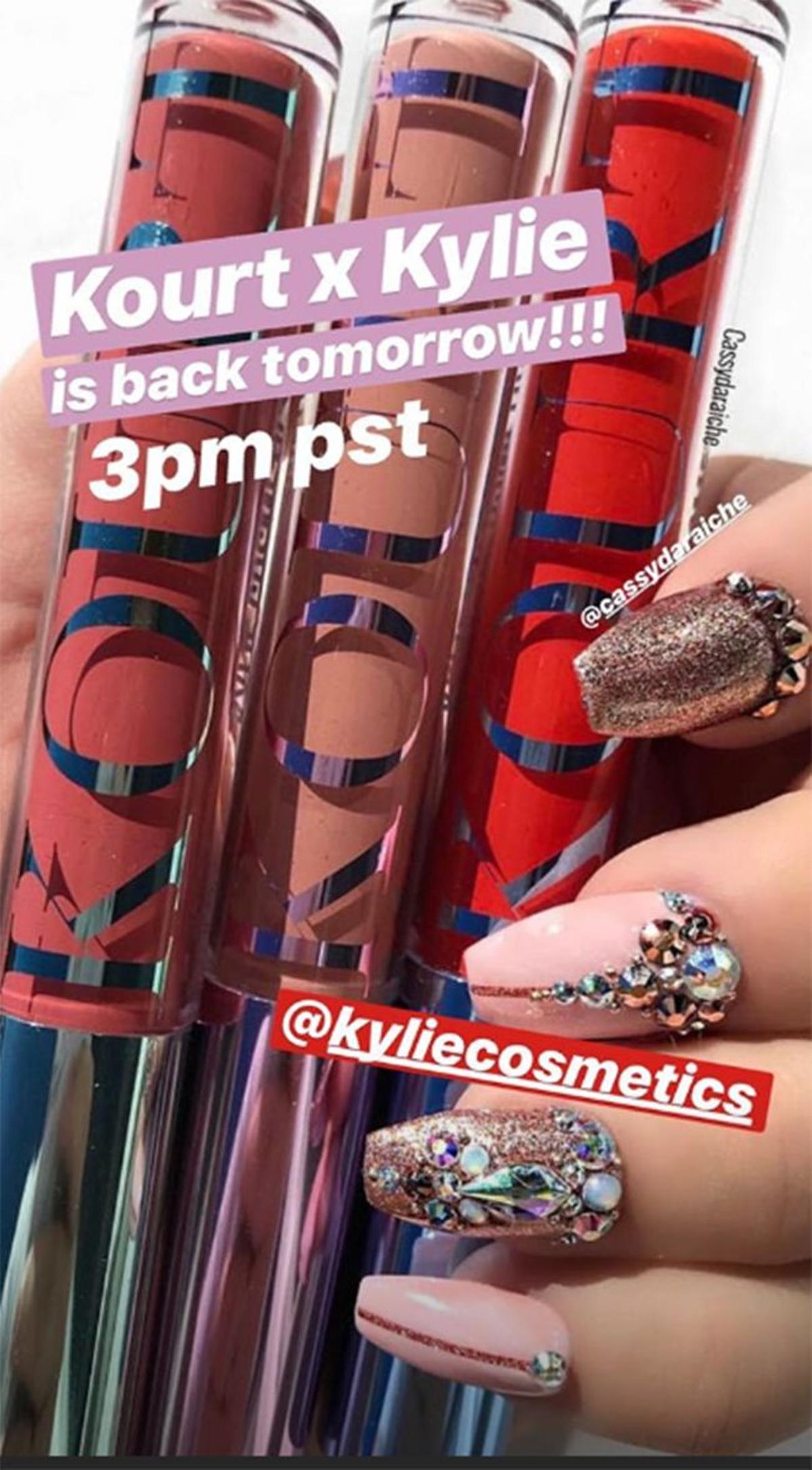 Manicura joya de Kylie Jenner