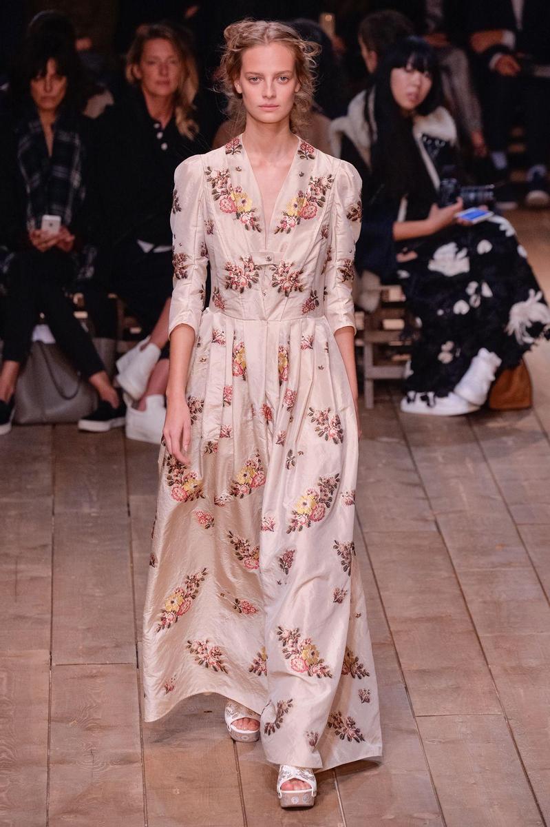 PFW: Alexander McQueen Primavera/Verano 2016, vestido romántico