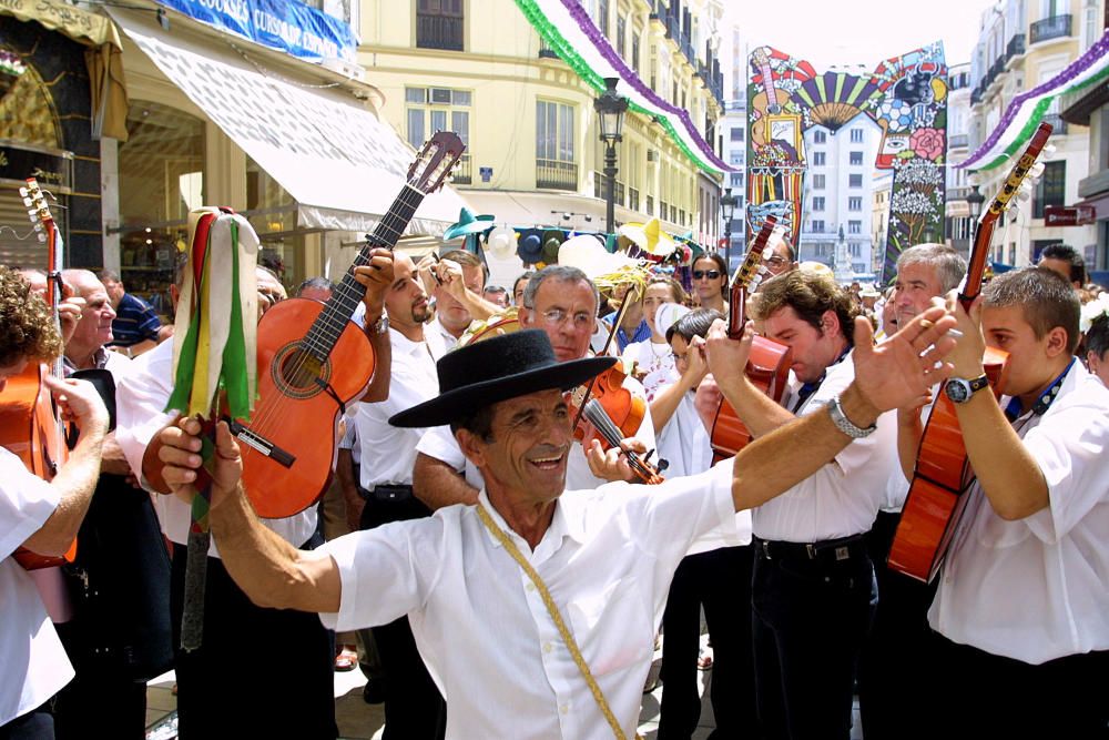 Portada de la Feria de Málaga desde 2001 a 2005.