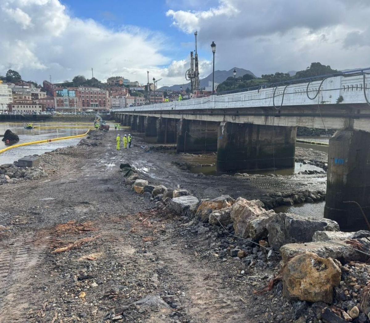 Obras en el puente de Ribadesella. | MTMS