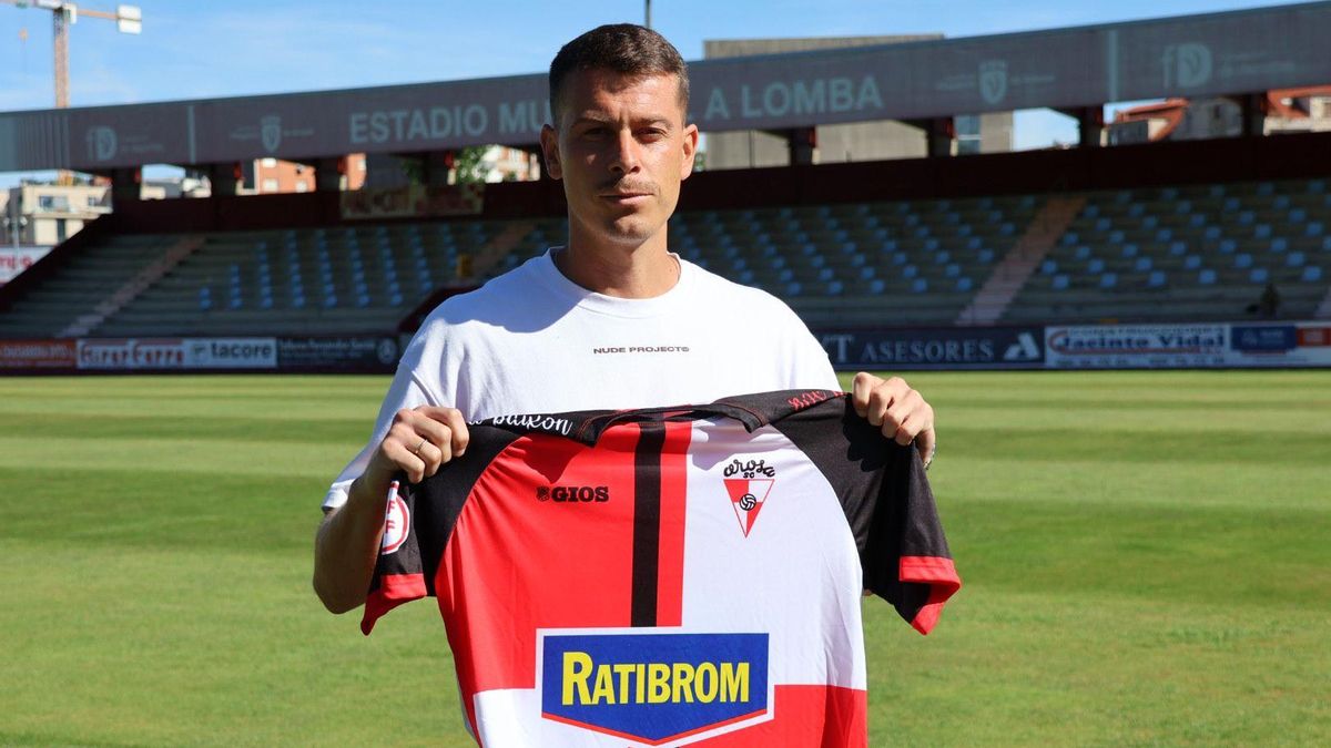Javi Rey cumplirá su segunda temporada en A Lomba.