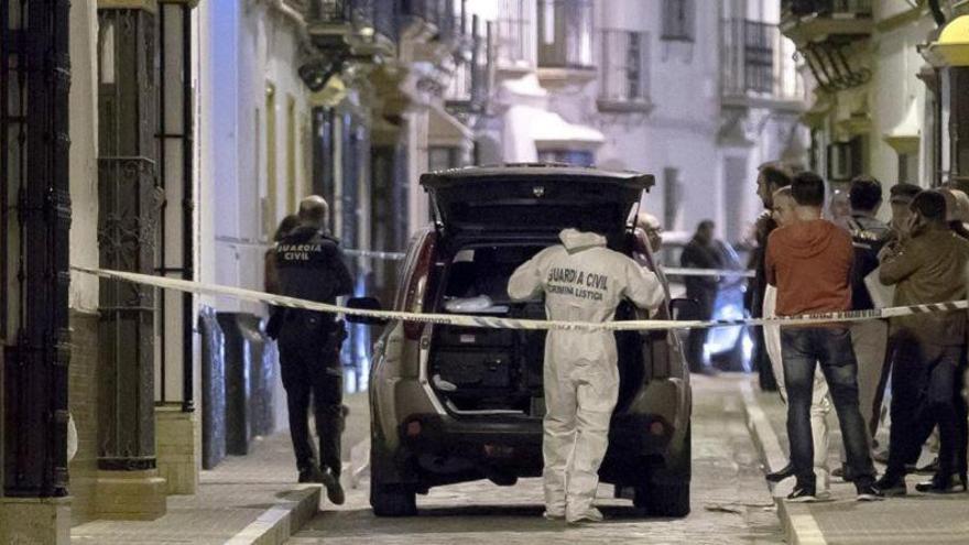 Un hombre mata a su madre y a su hermana en Sevilla