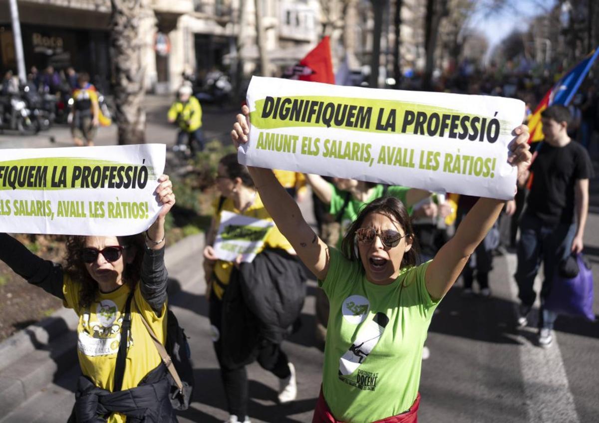 La Generalitat ofereix 1.500 euros més a l’any als professors