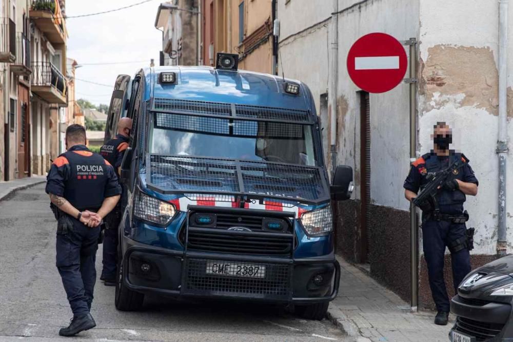 Cinc detinguts, tres d''ells Mossos d''Esquadra, per una trama de tràfic de drogues a Santa Coloma de Farners