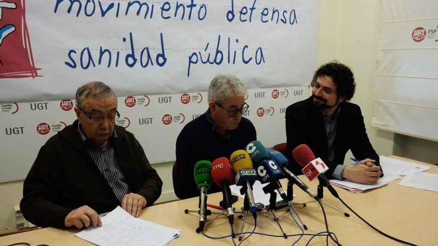 Carlos Pedrero, Jerónimo Cantuche y el procurador de IUCyL, José Sarrión.