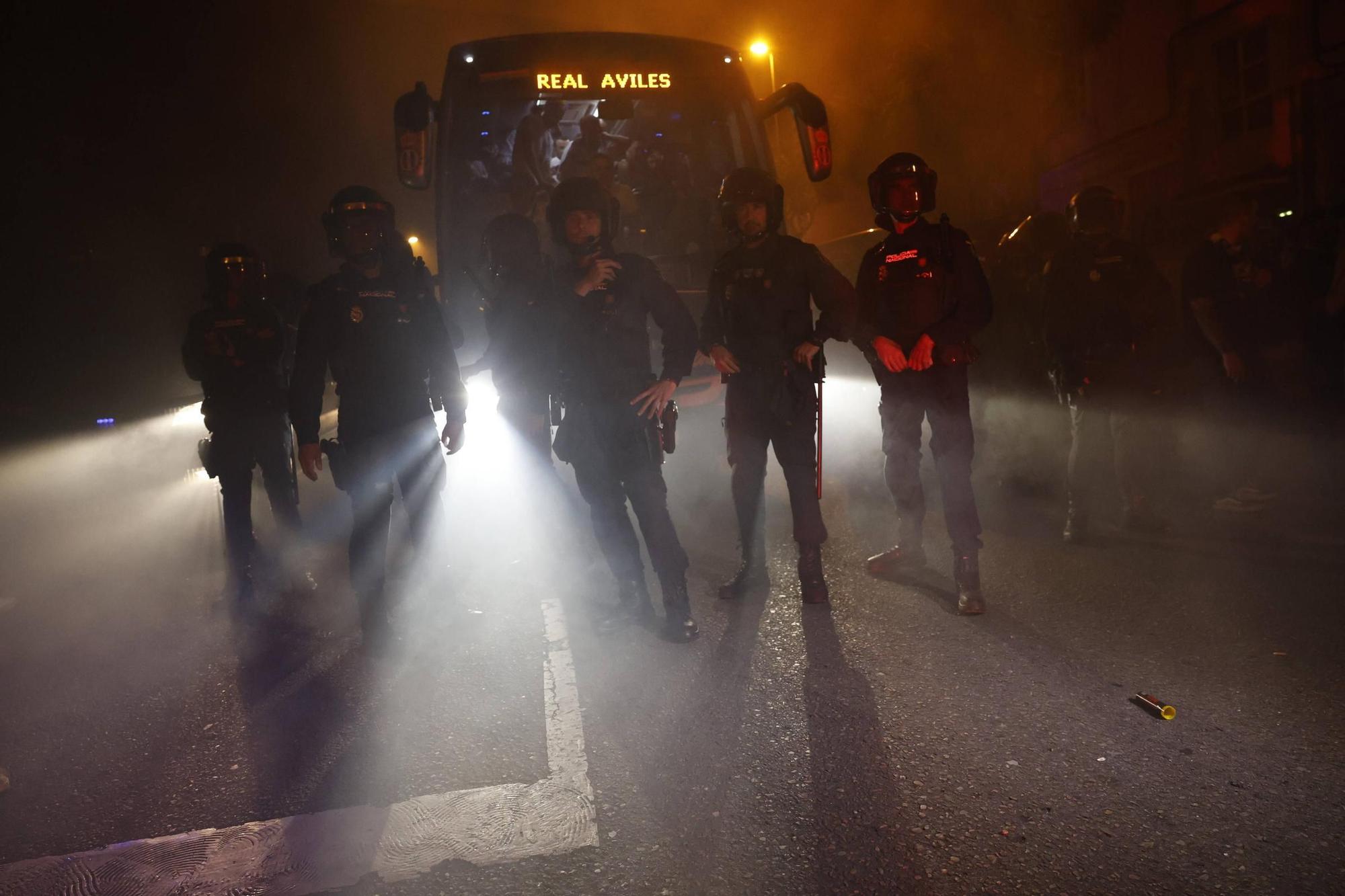 EN IMÁGENES: Locura en las calles de Avilés por el ascenso