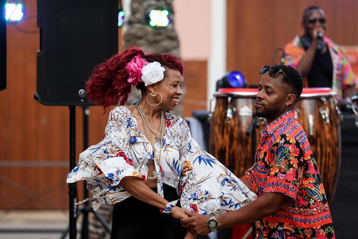 Todas las imágenes de 'Sazón, amb Ritme de Barri', fiesta de música latina en ibiza