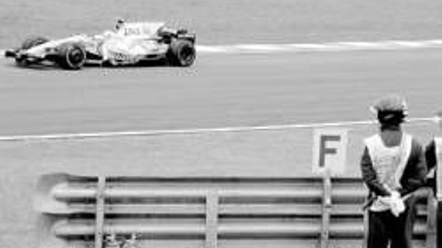 Alonso marca el ritmo y Massa se carga de moral