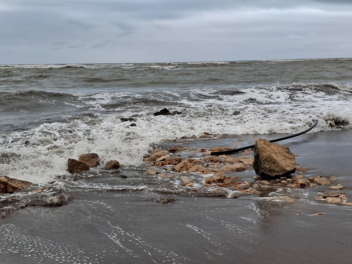 El estropicio del temporal Harry en las playas de Dénia y Xàbia (imágenes)