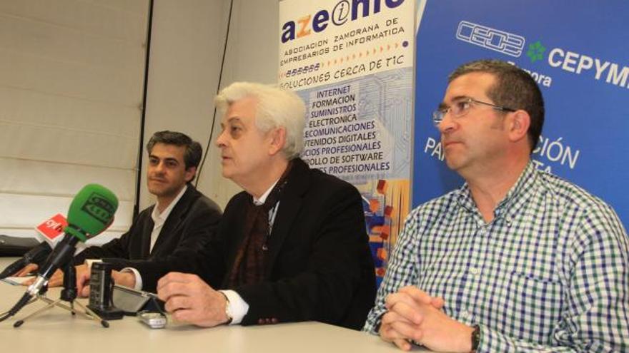 Alejandro López, José María Esbec y Ángel Hernández, ayer.