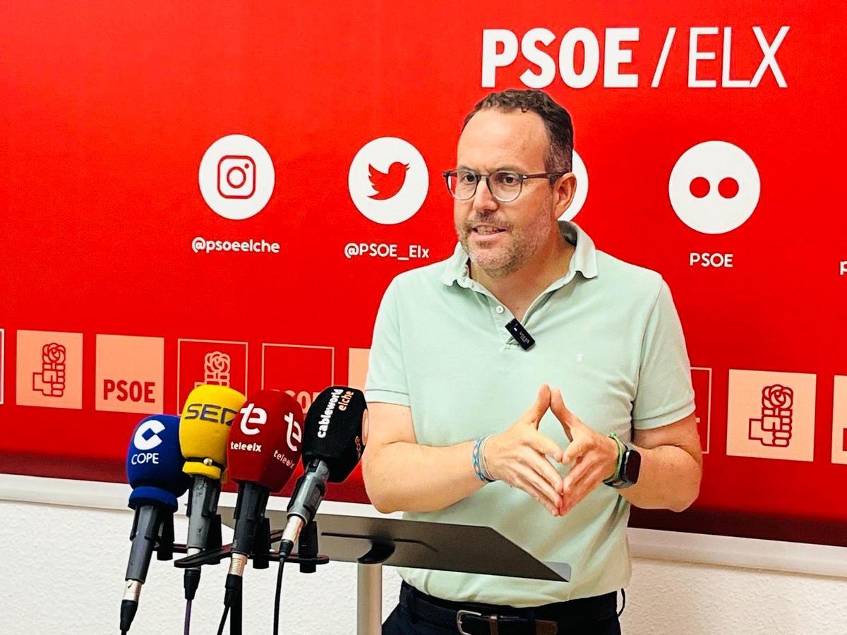 El portavoz socialista Héctor Díez durante su comparecencia este miércoles sobre vivienda protegida