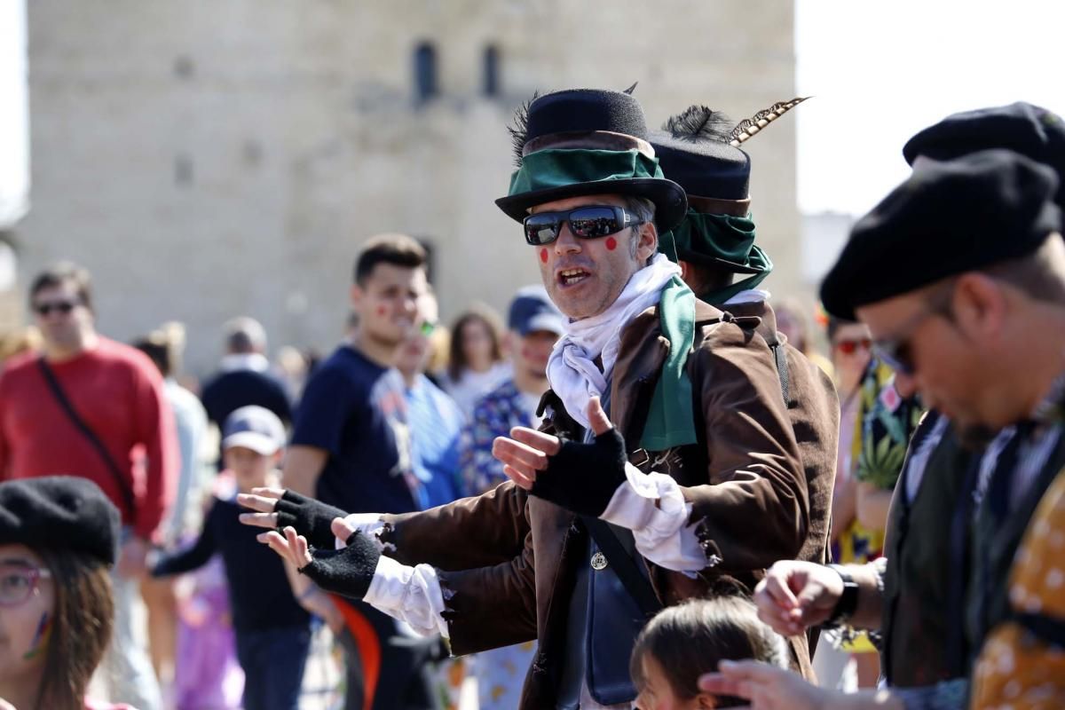 Carnaval de Córdoba: pasacalles en la Calahorra y fiesta infantil en el Bulevar