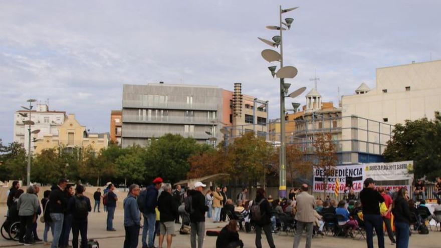 Un acte simbòlic «allibera» Girona per commemorar l’1-O